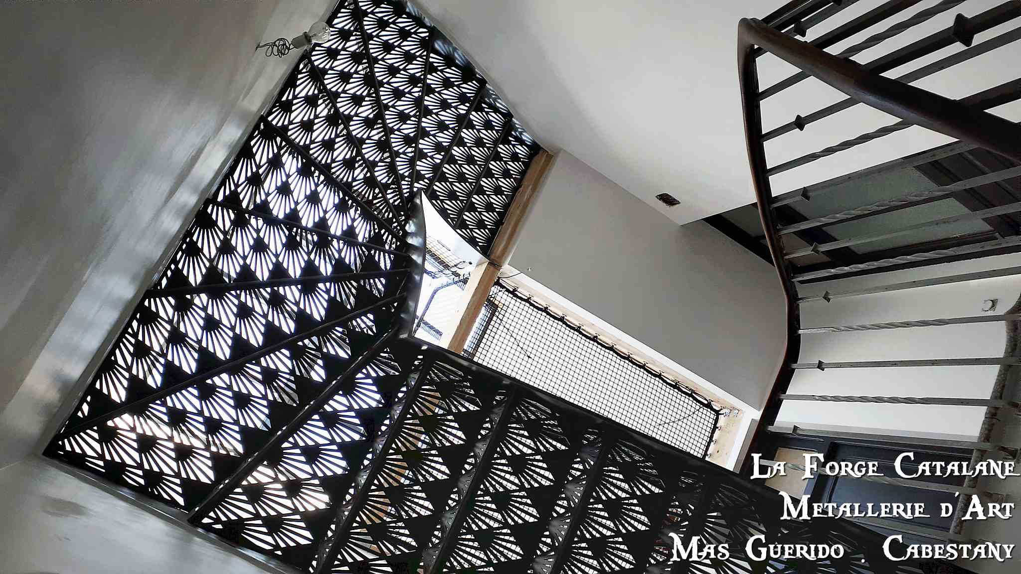 Forge Catalane escalier double limon decoupe laser forge catalane 3.jpg